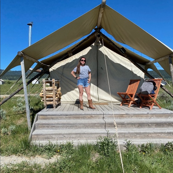 Meet your Posher, Janese - Picture 1 of 2